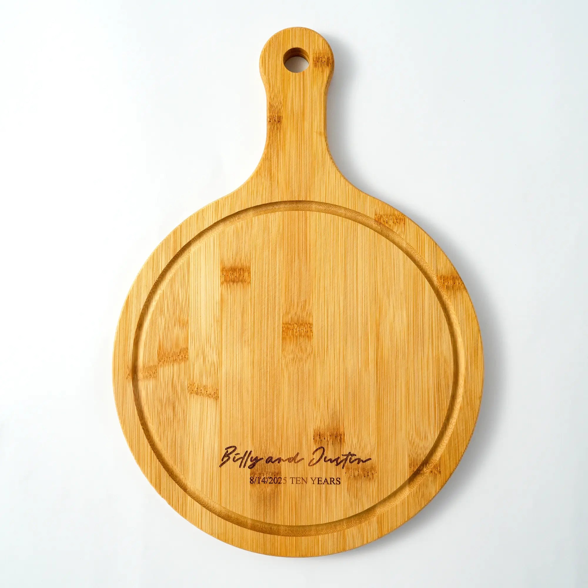 Pizza peel can be personalized with engraving for family gifts
