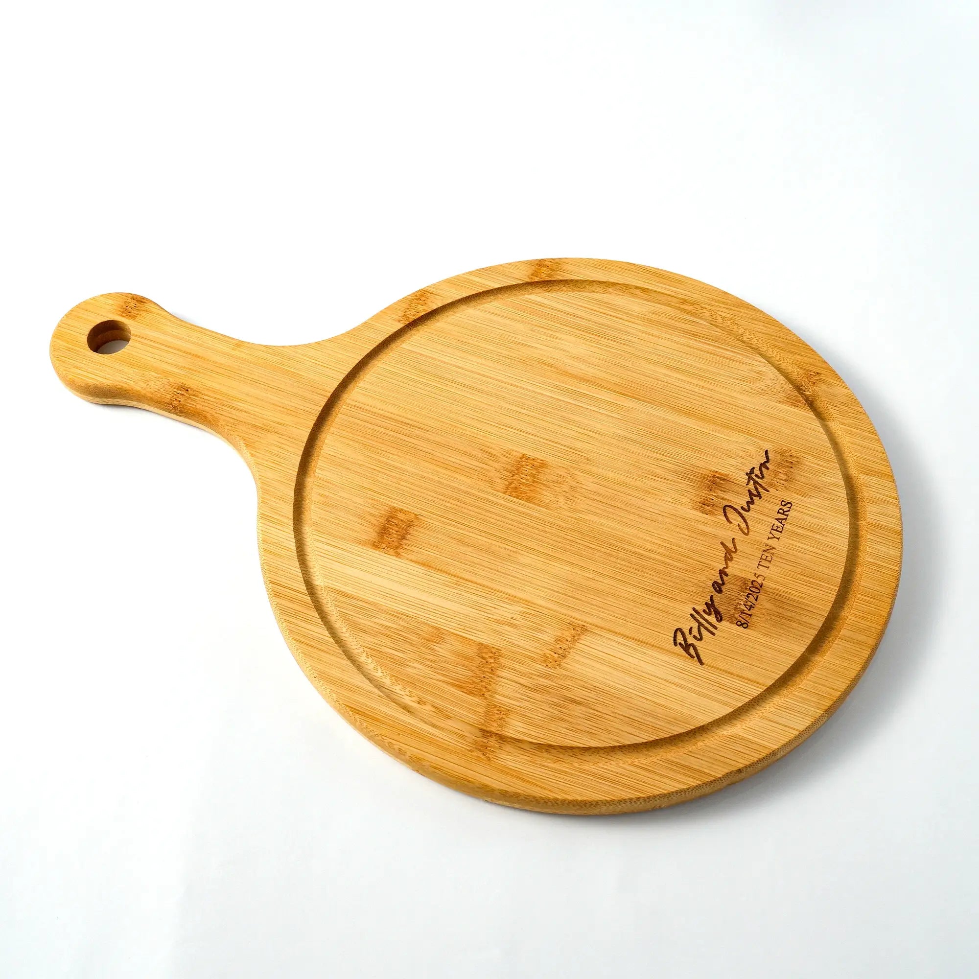 Pizza peel can be personalized with engraving for family gifts