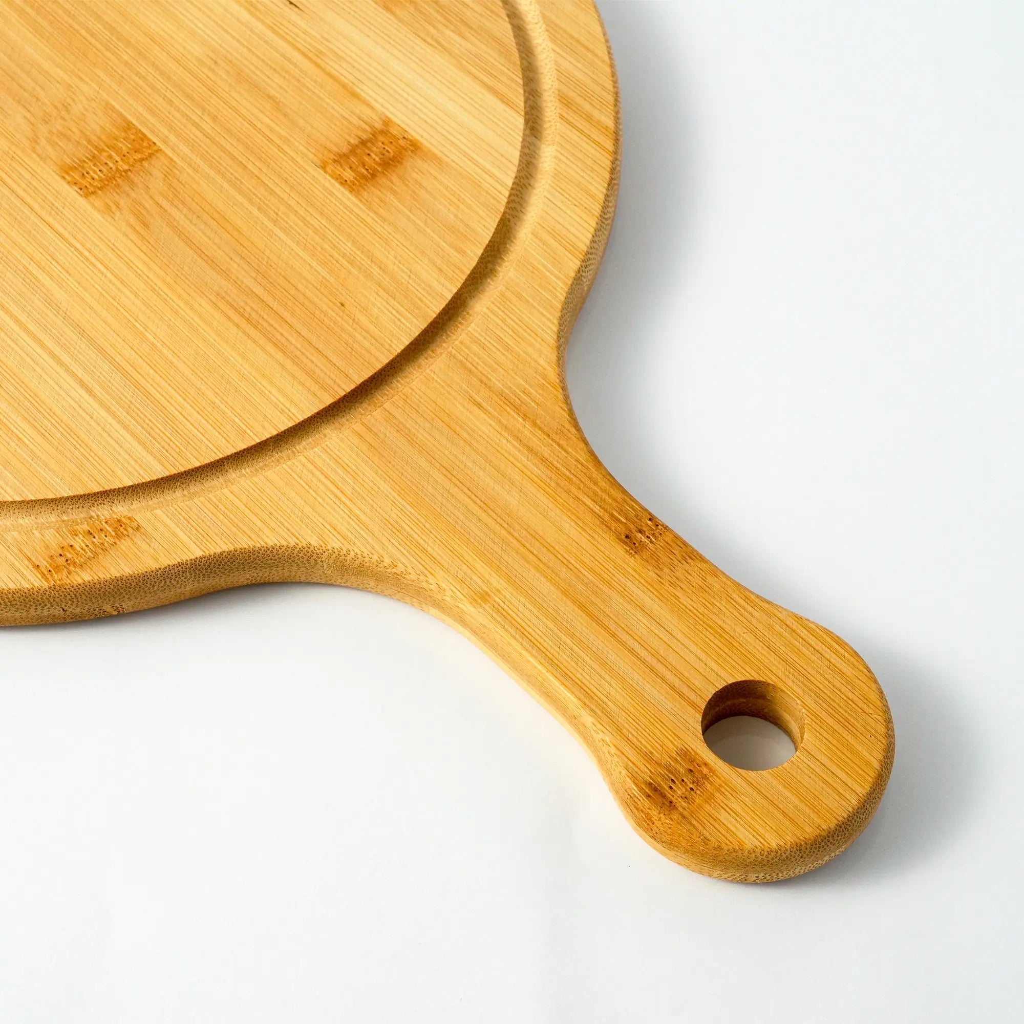 Pizza peel can be personalized with engraving for family gifts