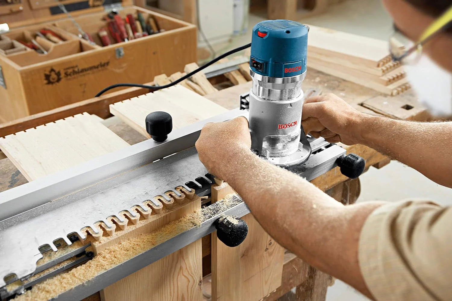 BOSCH 1617EVSPK Wood 12 Amp Router Tool Combo Kit - 2.25 Horsepower Plunge Router & Fixed Base with a Variable Speed
