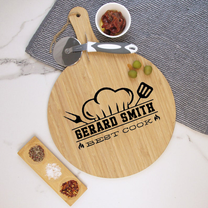 Pizza peel can be personalized with engraving for family gifts